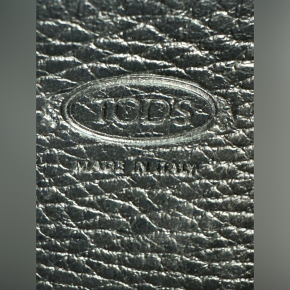 Tod’s Black Pebbled Leather Long Wallet - Picture 11 of 12
